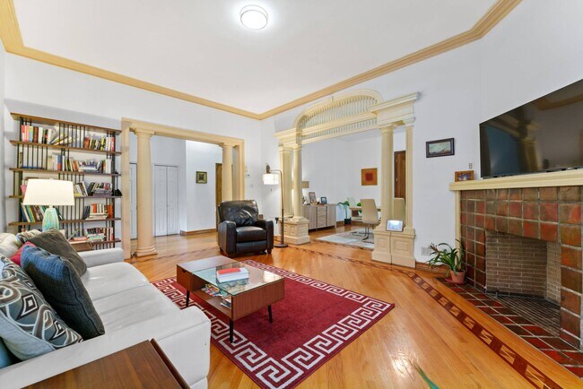 Foto del edificio - 619 Beverley Rd