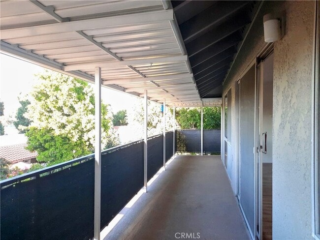 Foto del edificio - 2117 Via Puerta