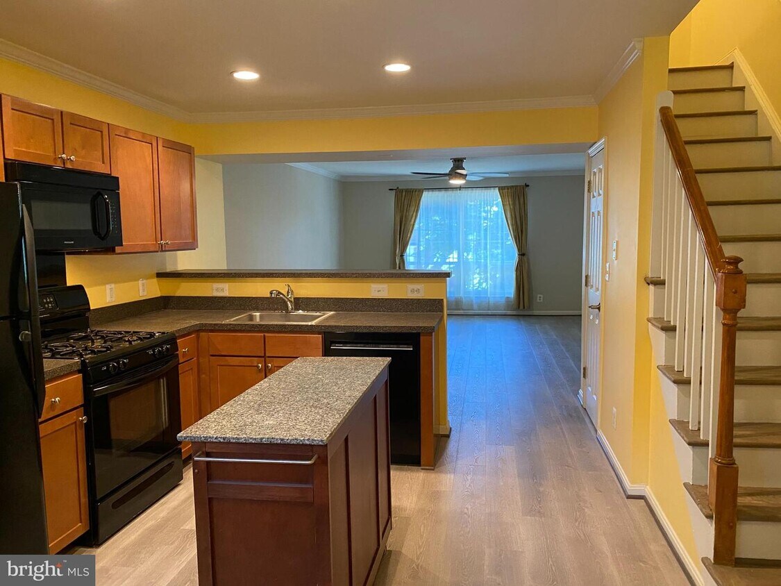 1283 N Van Dorn St, Alexandria, VA 22304 Townhouse for Rent in