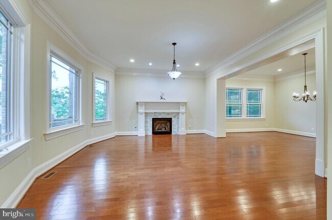 Foto del edificio - 6506 Divine St
