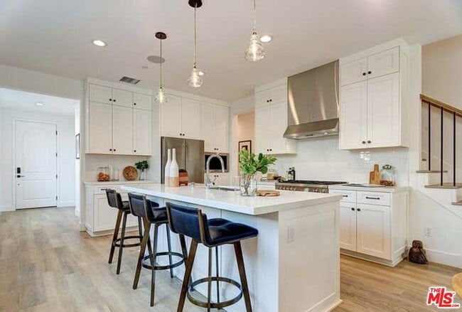 Building Photo - 1651 S Hayworth Ave