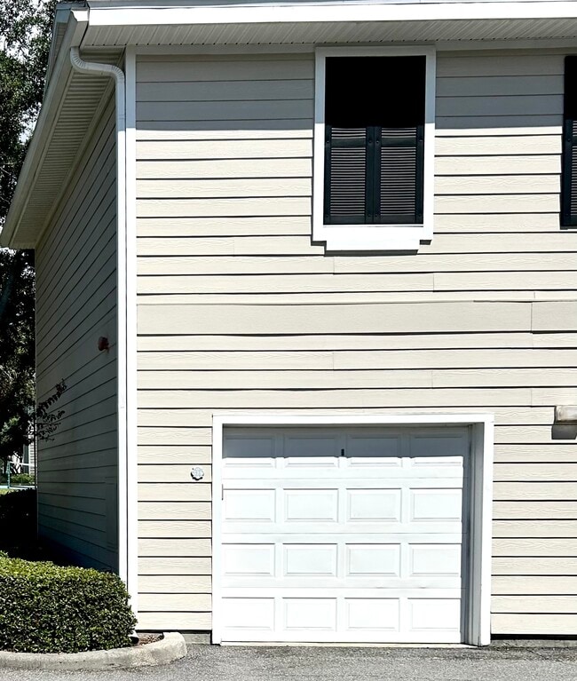 Optional Garage - 316 Southern Pecan Cir Apartment