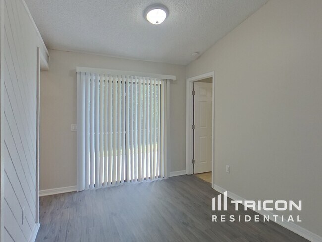 Building Photo - 907 Anderson Drive Deltona FL