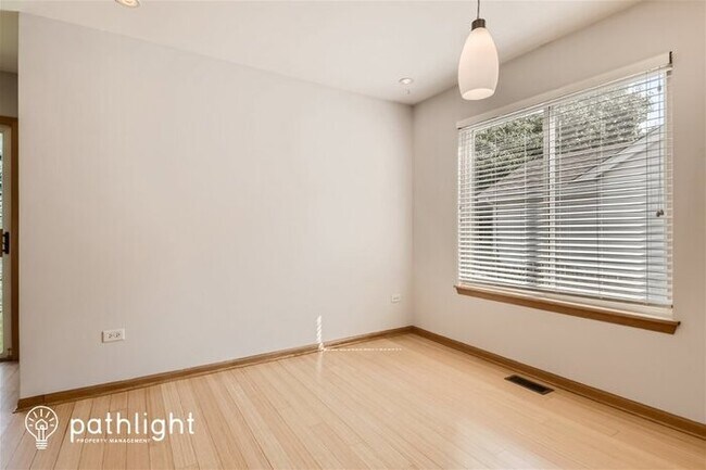 Foto del edificio - 2436 Blue Spruce Lane, Aurora, IL, 60502