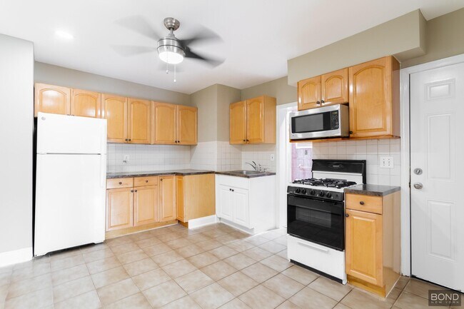 Foto del edificio - Charming Large Studio Apartment in the Hea...