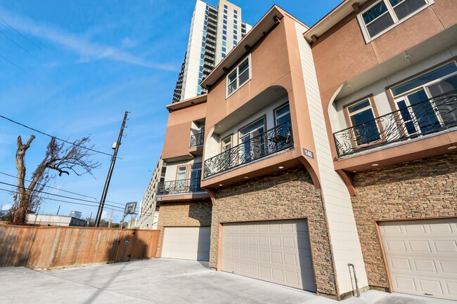 Foto del edificio - 146 Carson Ct