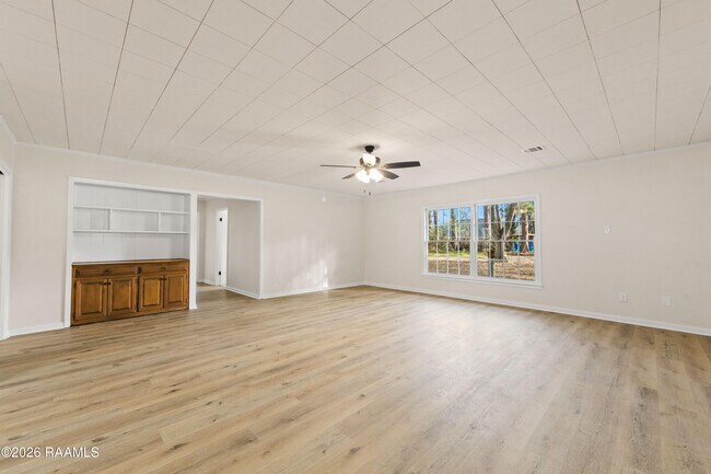 Building Photo - 240 N College Rd