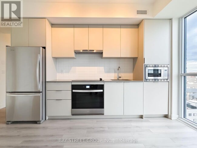 Photo du bâtiment - 3071 Trafalgar Rd