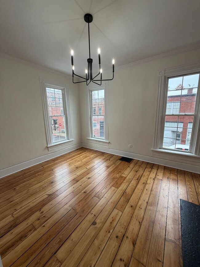 Building Photo - Fully Renovated 3BR/1.5 Bath in Olde Towne East!