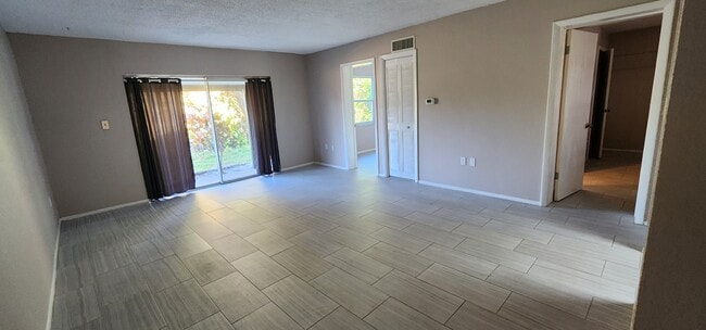 Building Photo - 1126 King Arthur Ct