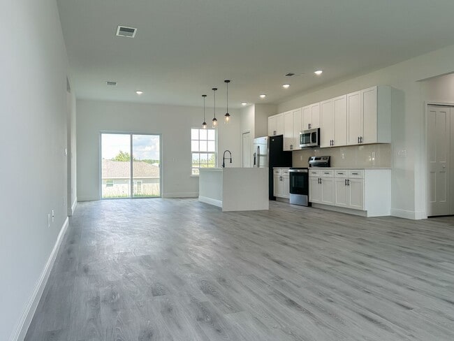 Building Photo - Beautiful 4/2 New Construction Home in Mar...