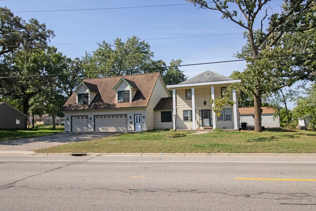 Building Photo - 1563 6th Ave N
