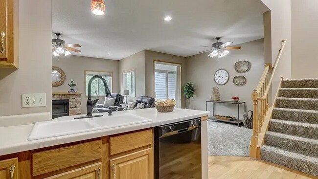 Building Photo - 6 Woodduck Dr