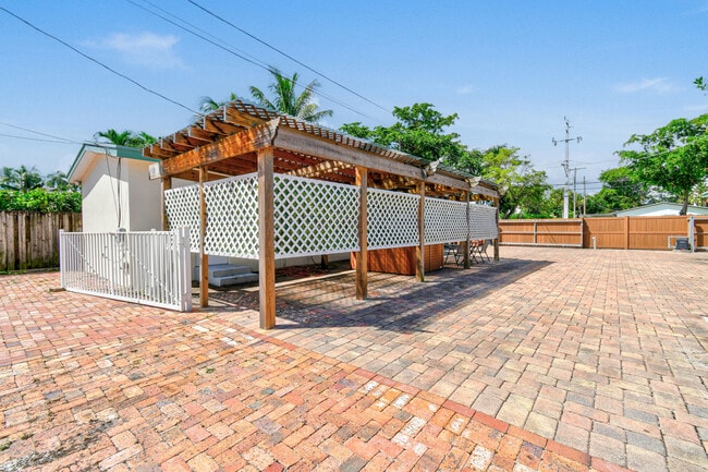 Foto del edificio - 3450 S Olive Ave