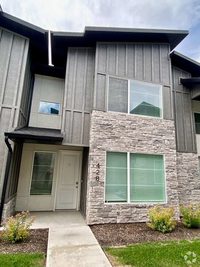 Building Photo - 428 W 40 S