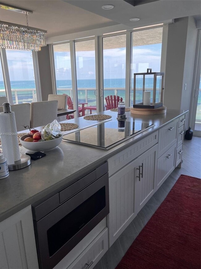 Foto del edificio - 16711 Collins Ave