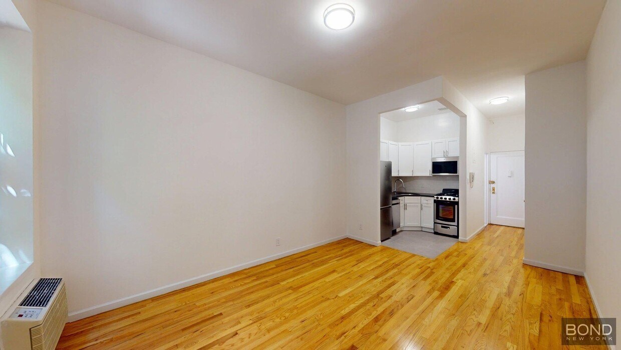 Foto del edificio - 318 E 89th St