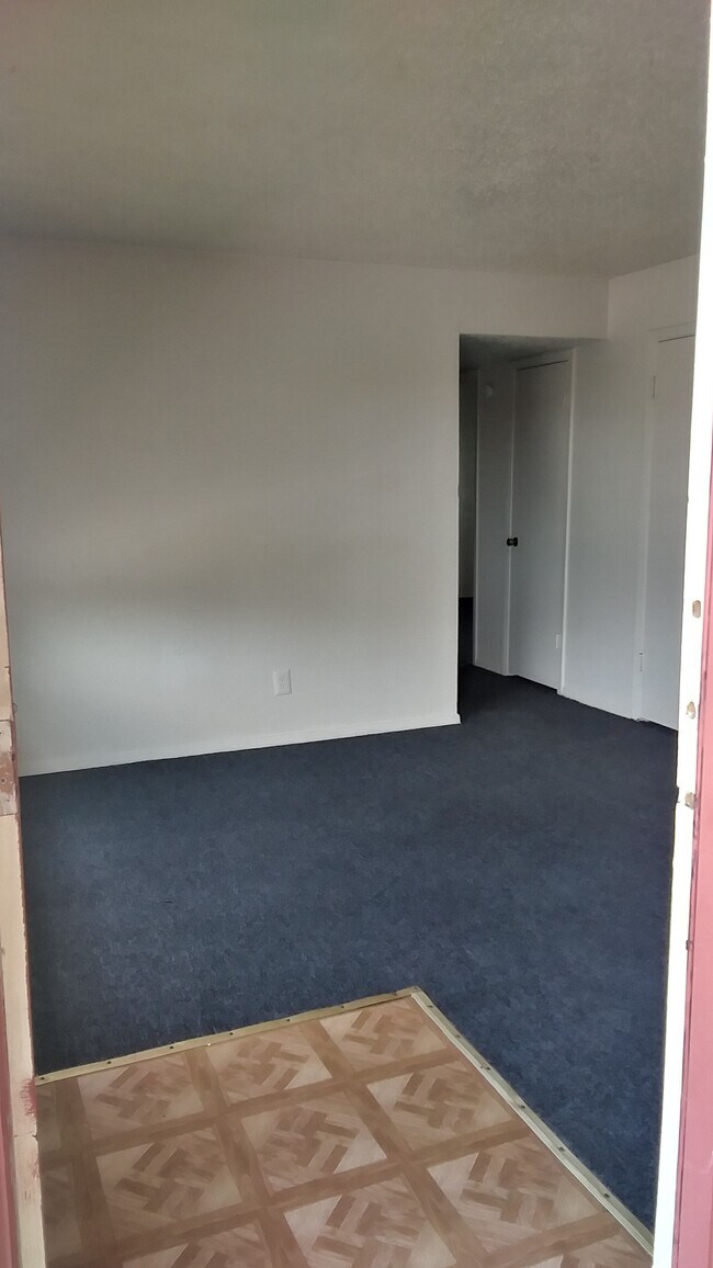 Building Photo - 2424 N Willis St