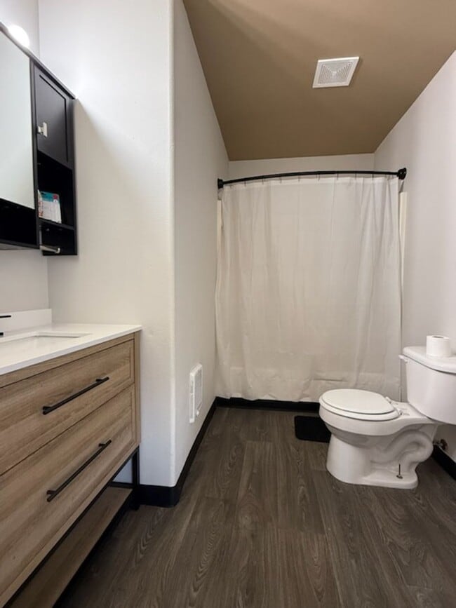 Building Photo - OWN920