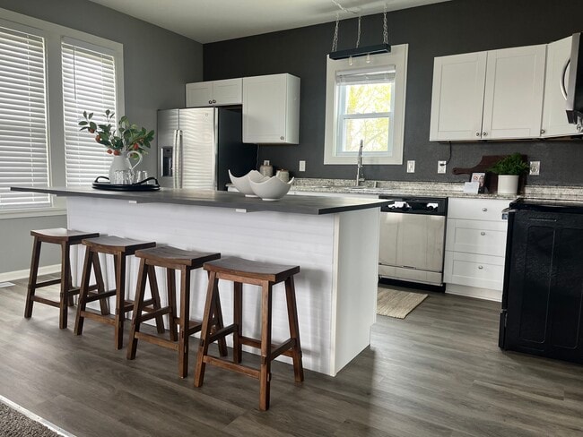 Building Photo - 626 Hillside Rd