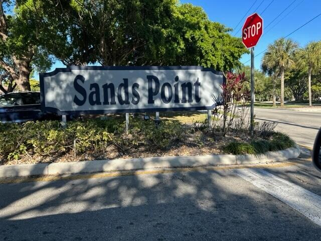 Foto del edificio - 8351 Sands Point Blvd