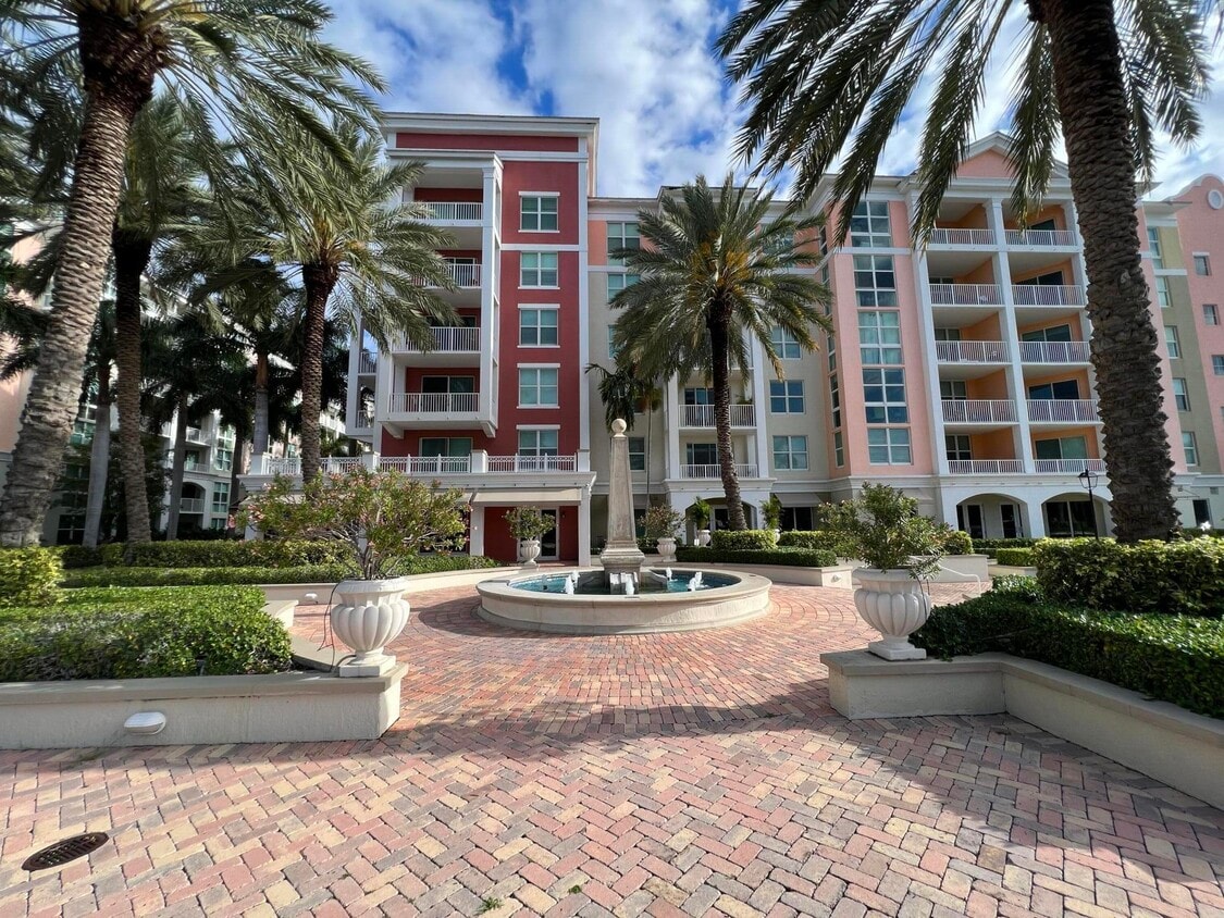 Foto principal - 806 E Windward Way