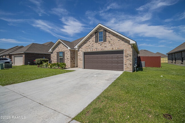 Building Photo - 303 Tall Meadows Ln