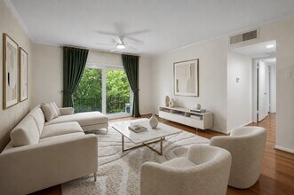 Building Photo - 2238 S Piney Point Rd