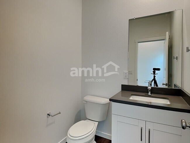 Foto del edificio - 23566 E 2nd Pl