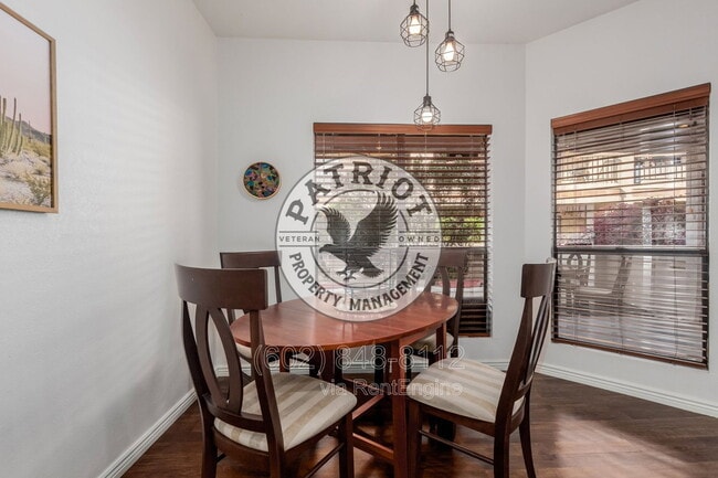 Foto del edificio - 9711 E Mountain View Rd