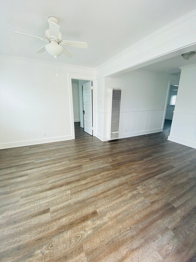 Livingroom - 61 10th Ct