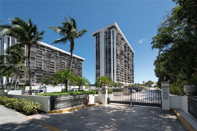 Foto del edificio - 1925 Brickell Ave