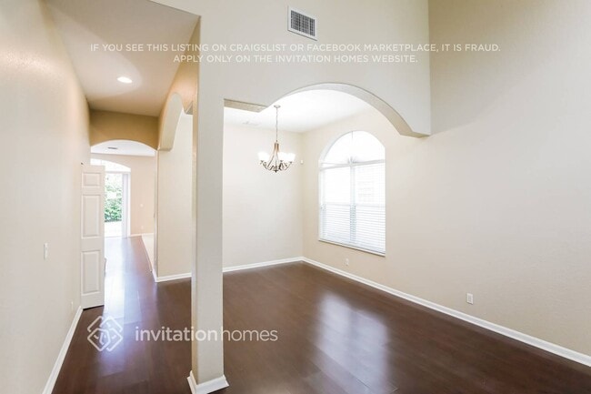 Building Photo - 1145 E Magnolia Cir