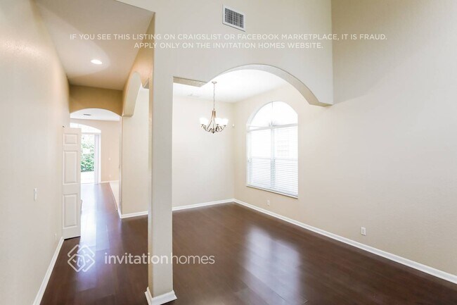 Foto del edificio - 1145 E Magnolia Cir