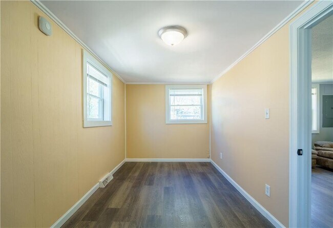 Building Photo - 66 Bolster Ave
