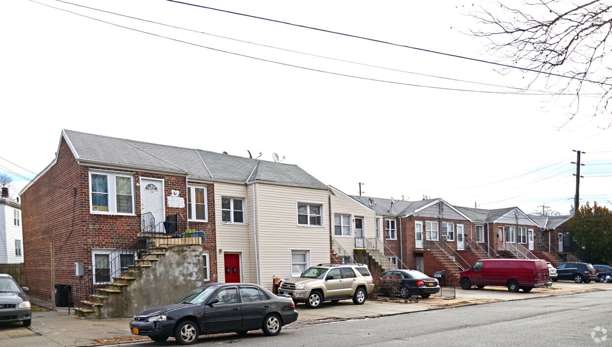1514 Beach 12th St, Far Rockaway, NY 11691 Apartments in Far