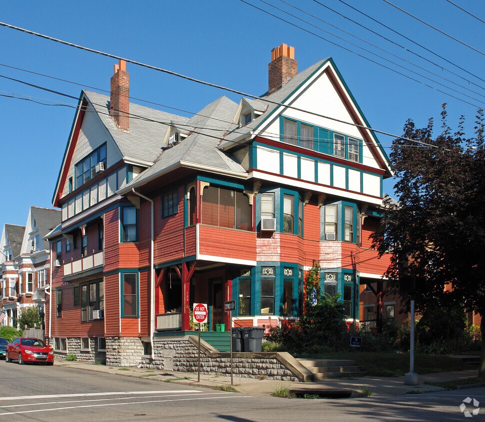 Primary Photo - 627 Greenup St
