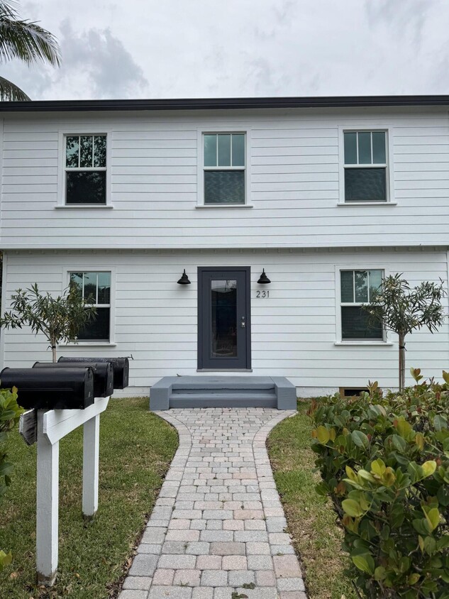 Primary Photo - 231 N L St