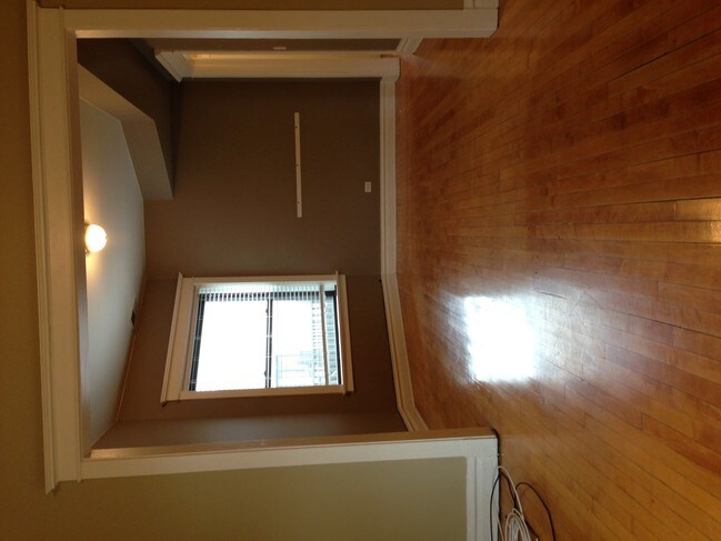 Building Photo - 2827 W Lyndale St