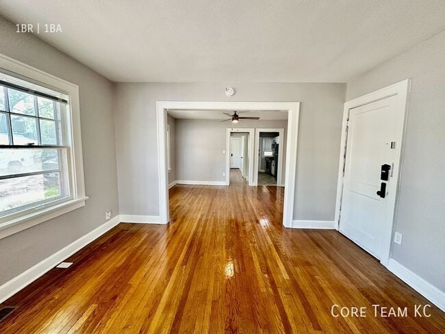 Building Photo - 103 W 51st St