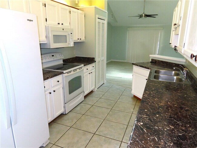 Foto del edificio - 110 Melton Ave