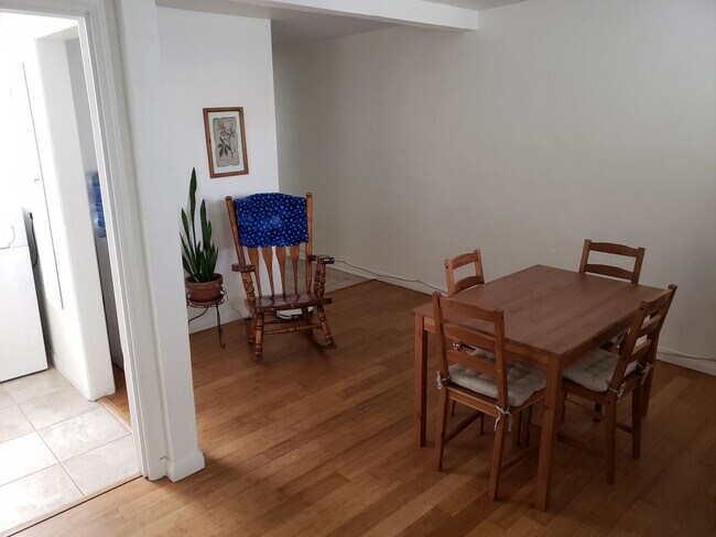 Foto del edificio - Carlsbad Blvd (Single Story Duplex)