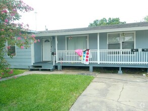 Building Photo - 2701 Nemec St