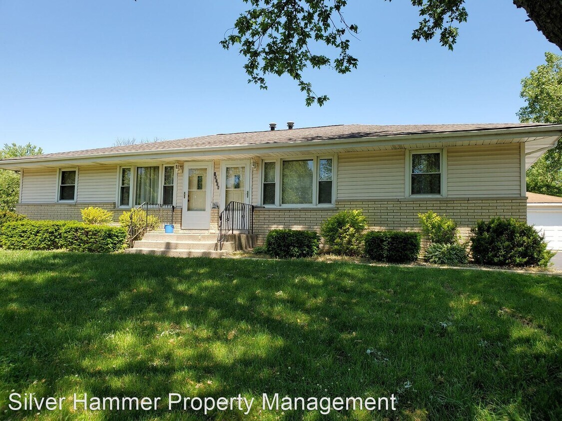 15728 W 92nd Pl, Dyer, IN 46311 Apartment for Rent in Dyer, IN