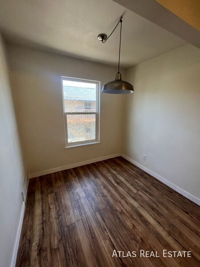 Foto del edificio - 7665 E Eastman Ave