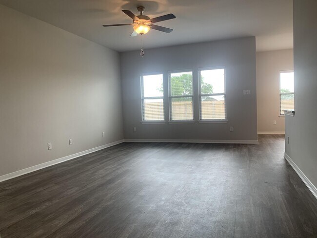 Building Photo - 7518 Tabletop Ln
