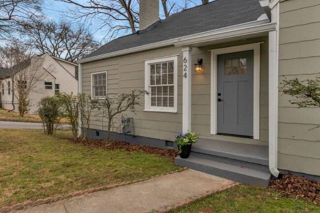 Building Photo - 624 Stokeswood Ave SE