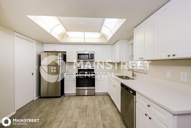 Building Photo - 1479 Count Nicholas Ct