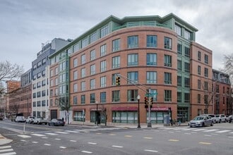 Building Photo - 20 Second St