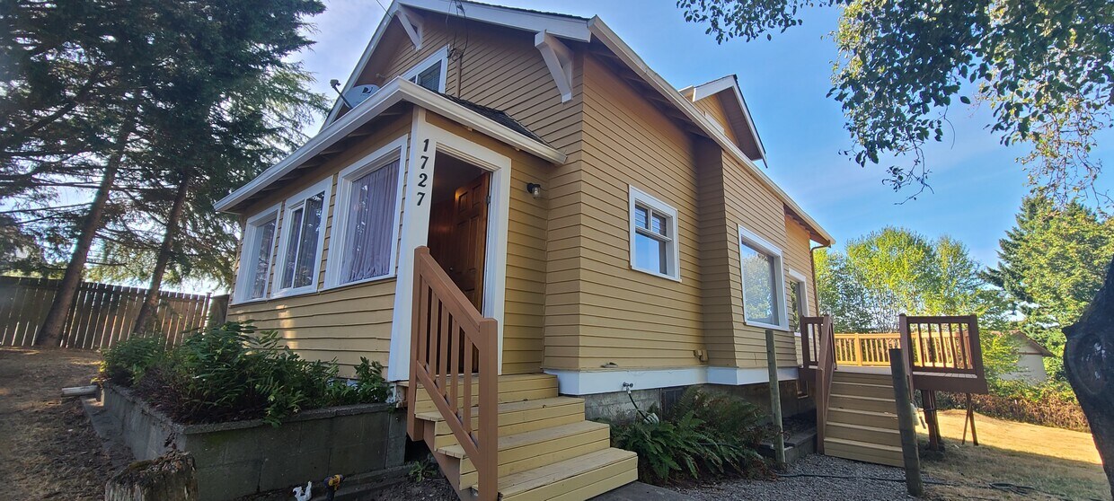 Foto principal - 1727 Marguerite Ave